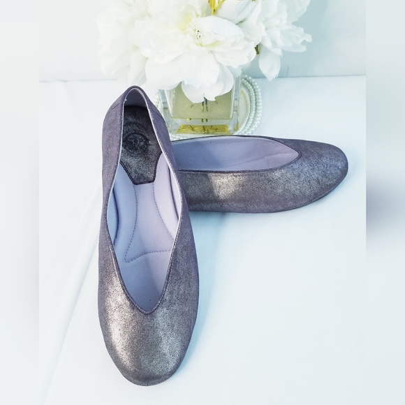 Johnston & Murphy Flats - Picture 1 of 12